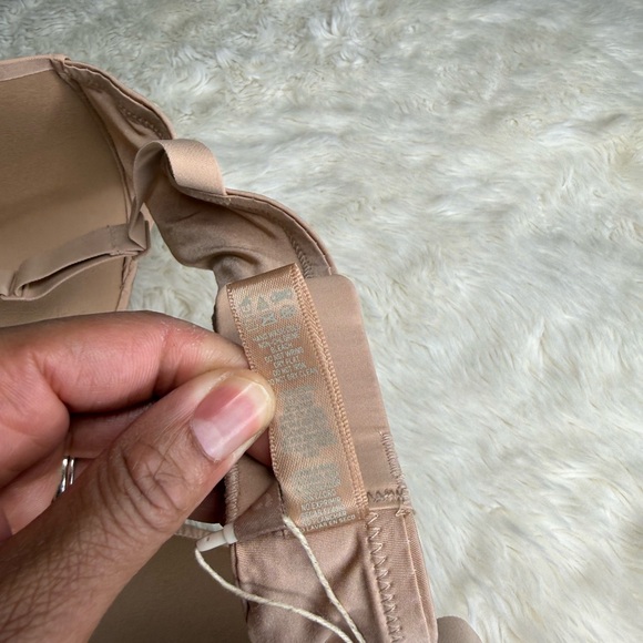 NWT Skims Wireless Form Push Up Plunge Bra Clay Tan Women Size 36DDD - Picture 13 of 13